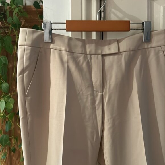 AKRIS PUNTO light weight wool beige cuffed trousers 8 made in Romania - Picture 2 of 10